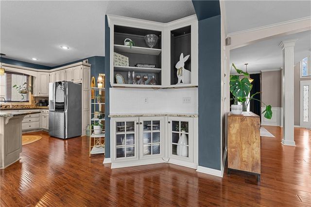 5715 NE SAPPHIRE Place, Lee's Summit, MO 64064