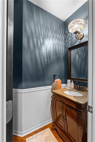 5715 NE SAPPHIRE Place, Lee's Summit, MO 64064