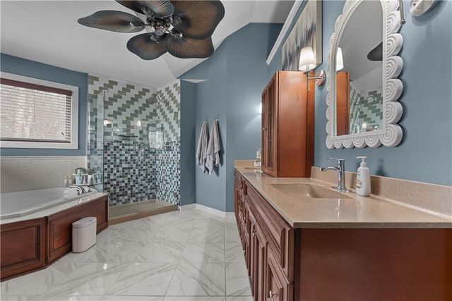 5715 NE SAPPHIRE Place, Lee's Summit, MO 64064