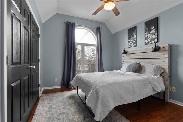 5715 NE SAPPHIRE Place, Lee's Summit, MO 64064