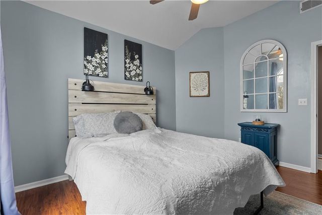 5715 NE SAPPHIRE Place, Lee's Summit, MO 64064