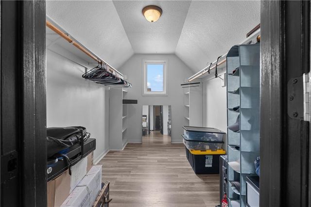 5715 NE SAPPHIRE Place, Lee's Summit, MO 64064