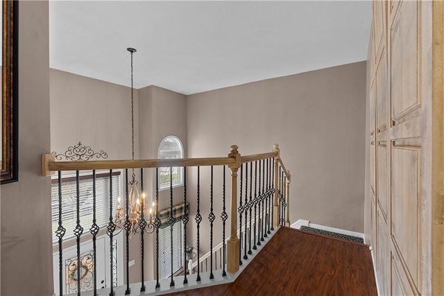 5715 NE SAPPHIRE Place, Lee's Summit, MO 64064