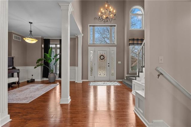 5715 NE SAPPHIRE Place, Lee's Summit, MO 64064