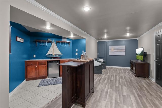 5715 NE SAPPHIRE Place, Lee's Summit, MO 64064