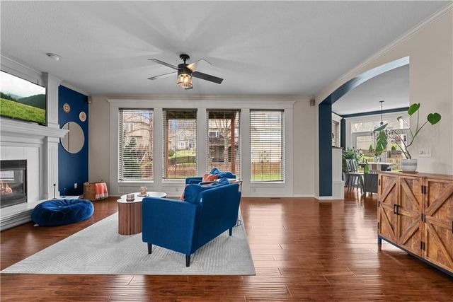 5715 NE SAPPHIRE Place, Lee's Summit, MO 64064