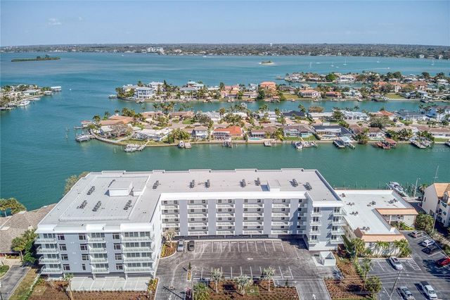 415 ISLAND WAY 206, Clearwater Beach, FL 33767
