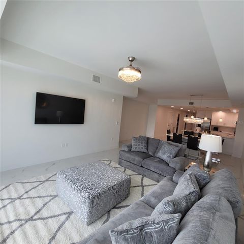 415 ISLAND WAY 206, Clearwater Beach, FL 33767