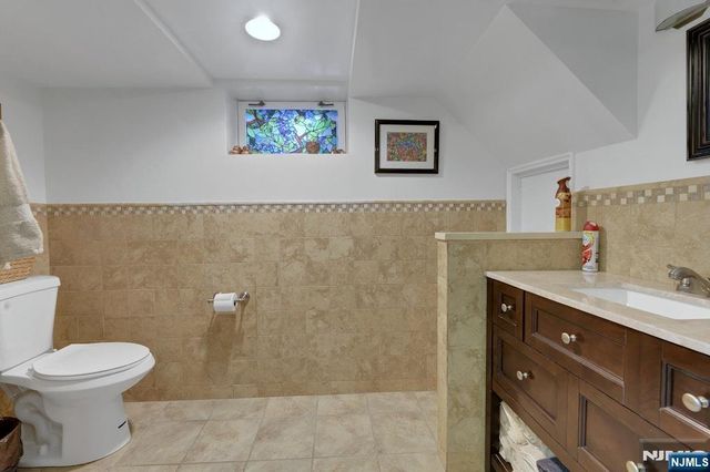 431 Maitland Avenue, Teaneck, NJ 07666