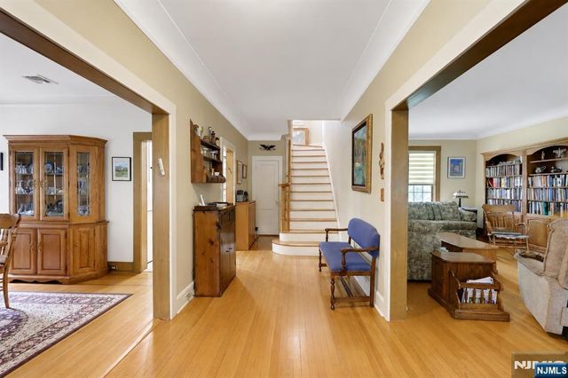 431 Maitland Avenue, Teaneck, NJ 07666