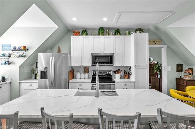 1139 Princess Anne RD, Virginia Beach, VA 23457