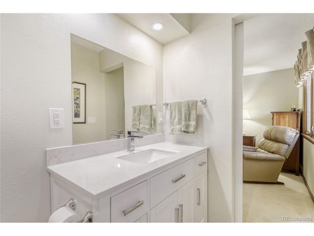 6057 S Lima Way, Englewood, CO 80111