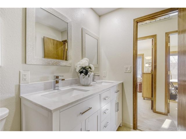 6057 S Lima Way, Englewood, CO 80111