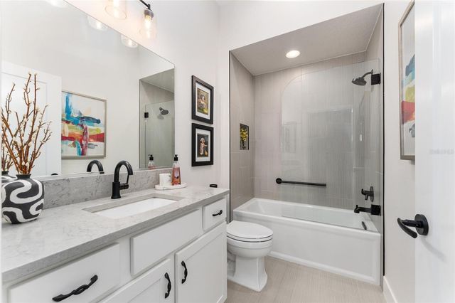 2015 DAGENAIS WAY, The Villages, FL 32163