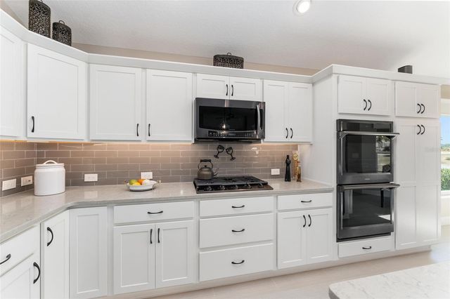 2015 DAGENAIS WAY, The Villages, FL 32163