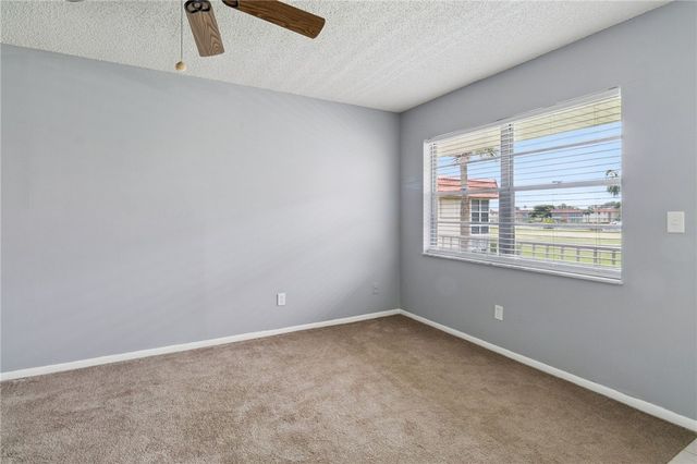 105 Spring Lake Court 203, Vero Beach, FL 32962