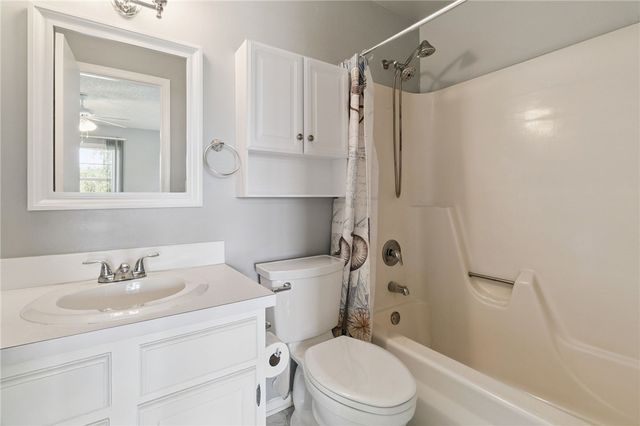 105 Spring Lake Court 203, Vero Beach, FL 32962