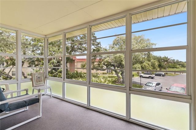 105 Spring Lake Court 203, Vero Beach, FL 32962