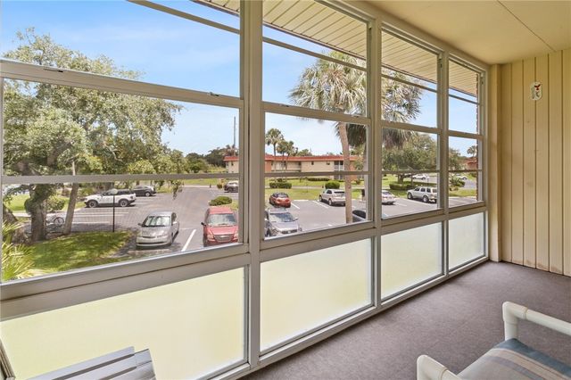 105 Spring Lake Court 203, Vero Beach, FL 32962
