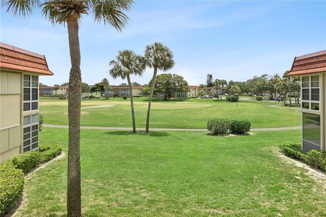 105 Spring Lake Court 203, Vero Beach, FL 32962