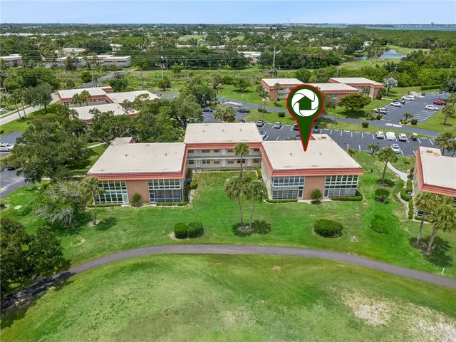 105 Spring Lake Court 203, Vero Beach, FL 32962