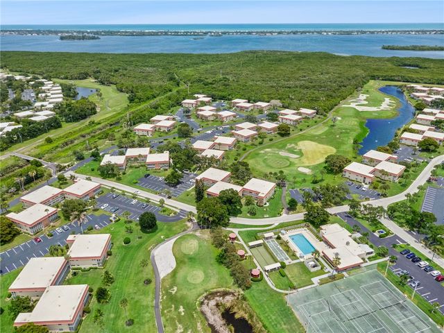 105 Spring Lake Court 203, Vero Beach, FL 32962