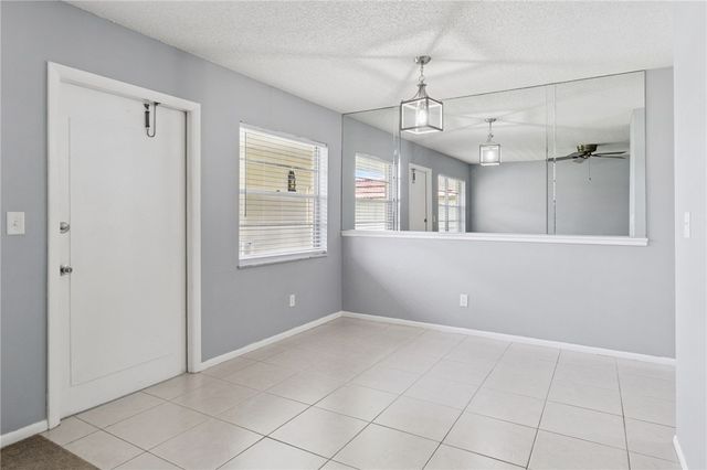 105 Spring Lake Court 203, Vero Beach, FL 32962