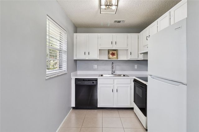 105 Spring Lake Court 203, Vero Beach, FL 32962