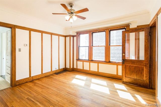 1042 Wayburn Street, Grosse Pointe, MI 48230