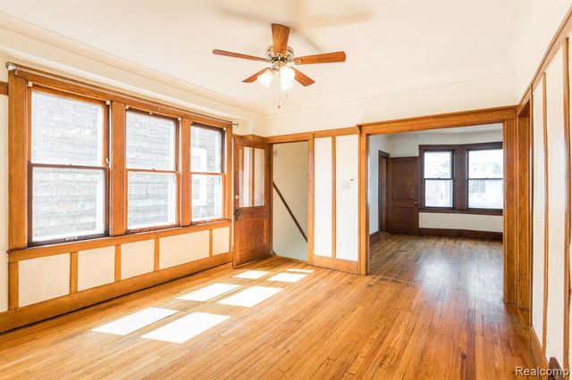1042 Wayburn Street, Grosse Pointe, MI 48230