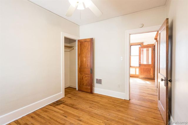 1042 Wayburn Street, Grosse Pointe, MI 48230