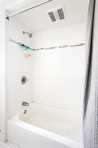 1042 Wayburn Street, Grosse Pointe, MI 48230