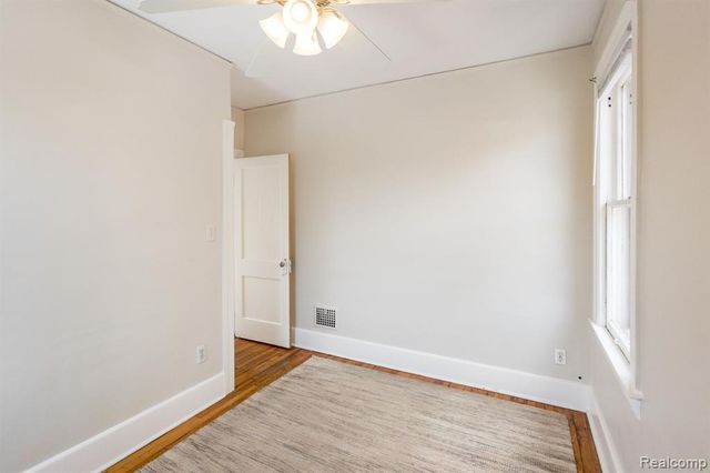 1042 Wayburn Street, Grosse Pointe, MI 48230