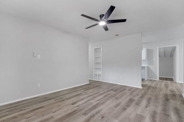 2131 Oxford Road, Tallahassee, FL 32304