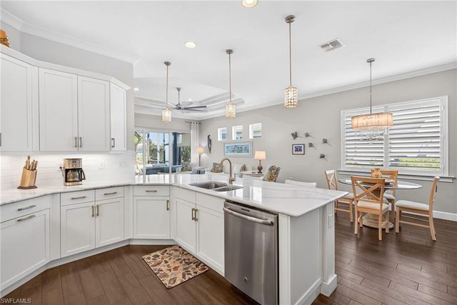 7026 Dominica DR, Naples, FL 34113