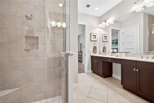 7026 Dominica DR, Naples, FL 34113