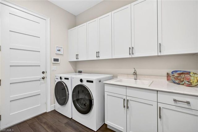 7026 Dominica DR, Naples, FL 34113