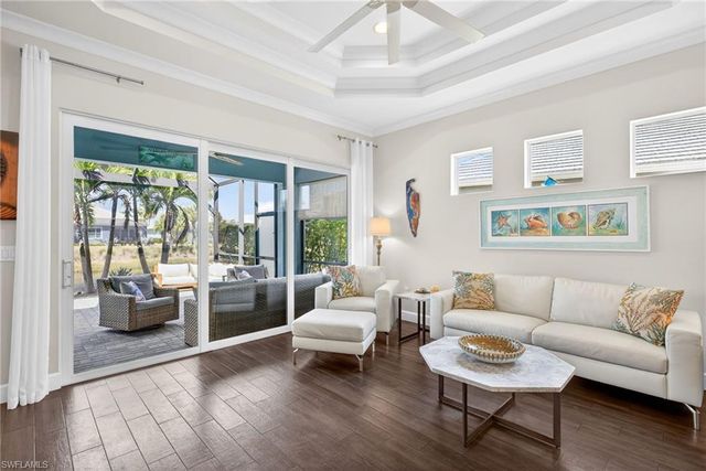 7026 Dominica DR, Naples, FL 34113