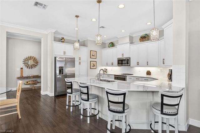 7026 Dominica DR, Naples, FL 34113