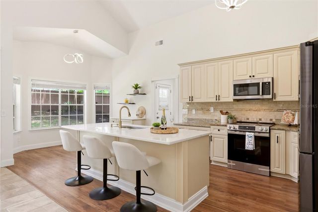 1600 SWEETWATER WEST CIRCLE, Apopka, FL 32712