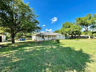 514 W Roosevelt Avenue, Whitney, TX 76692
