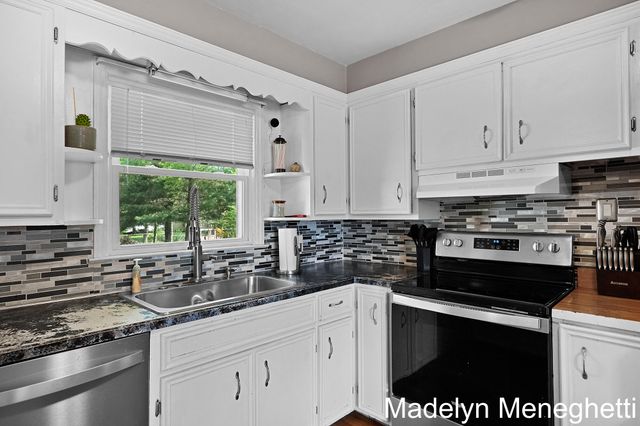 2765 Baldwin Street, Georgetown Twp, MI 49428