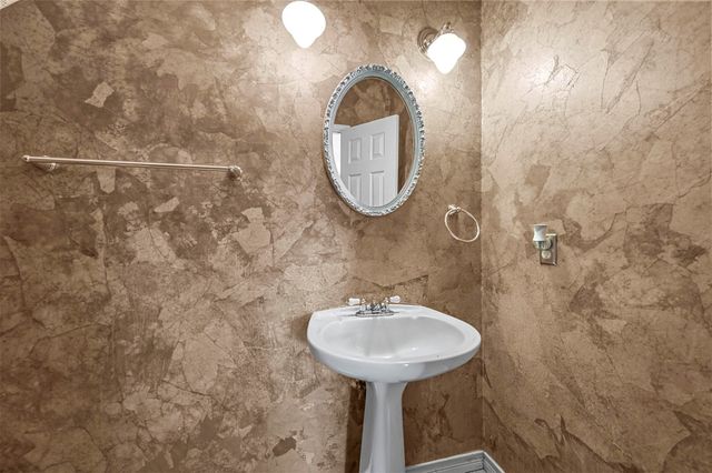 5110 Heatherdale Drive, Grapevine, TX 76051