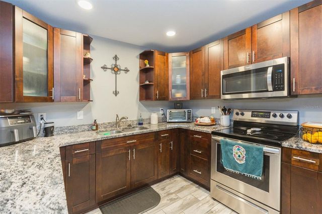 33437 WESTWOOD DRIVE, Dade City, FL 33523