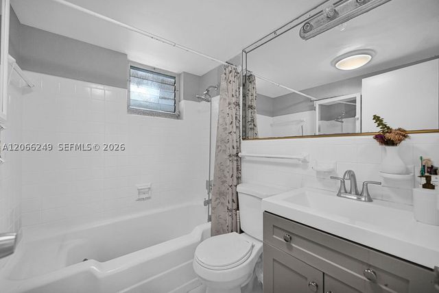 2400 NE 9th St 201, Fort Lauderdale, FL 33304
