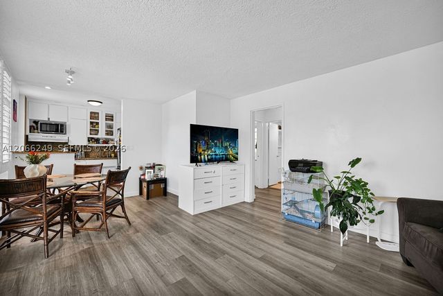 2400 NE 9th St 201, Fort Lauderdale, FL 33304