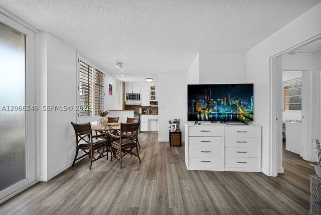2400 NE 9th St 201, Fort Lauderdale, FL 33304