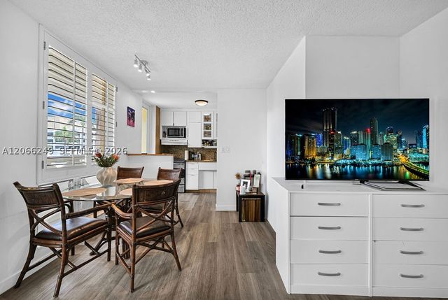 2400 NE 9th St 201, Fort Lauderdale, FL 33304