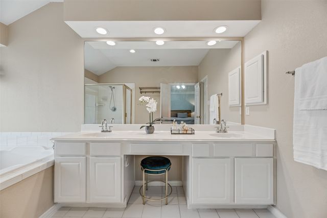 2031 Vintage Circle, Corinth, TX 76210