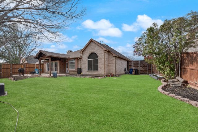 2031 Vintage Circle, Corinth, TX 76210